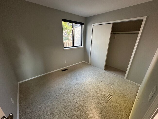 Foto del edificio - Beautiful 2 Bed 2 Bath Townhome!!