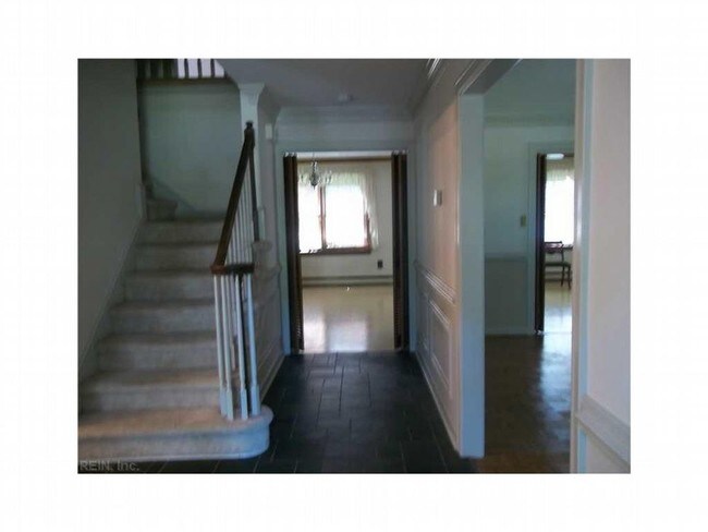 Building Photo - 1403 Hickman Dr