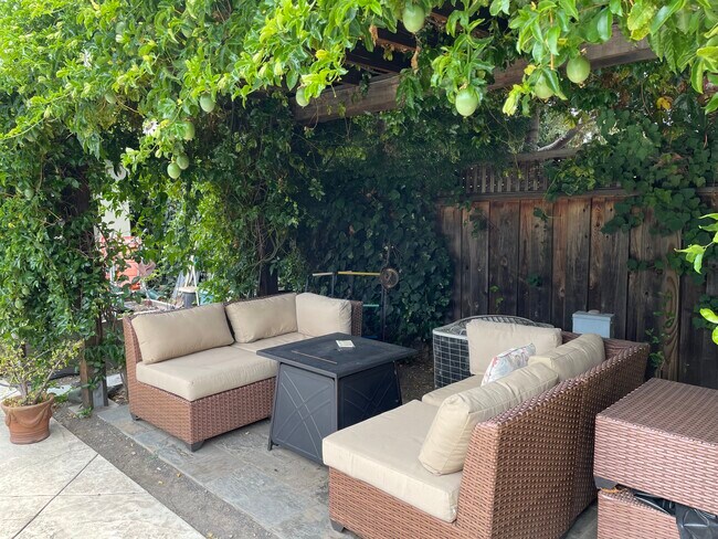 Foto del edificio - 1445 Orange Ave