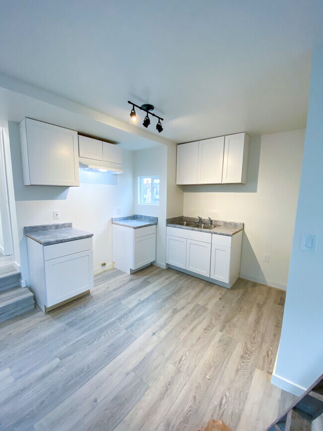Foto del edificio - 3641-3643 Marlborough Ave