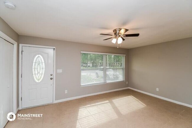 Building Photo - 2335 Brest Rd, Jacksonville, FL 32216