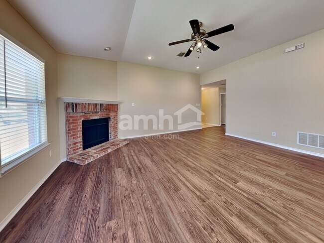 Foto del edificio - 1408 Eagles Nest Trail