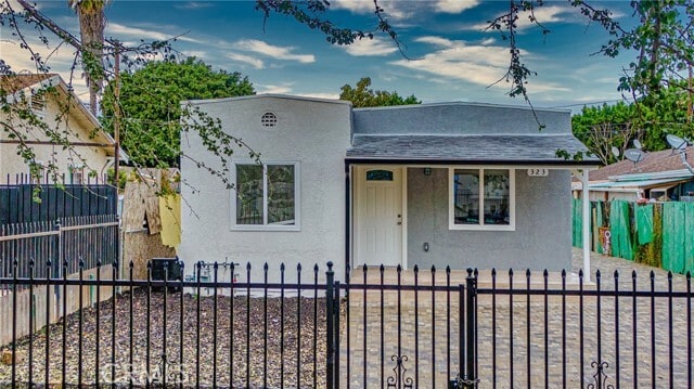 Building Photo - 323 E 93rd St