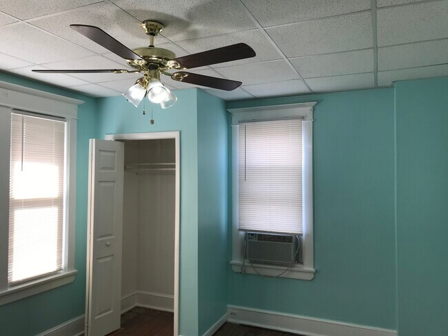 Bed - 255 Hooker St