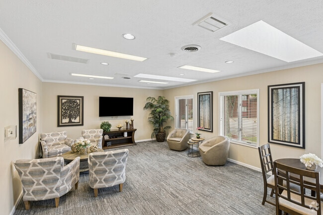 Clubhouse - Monroeville Apartments at Deauville Park