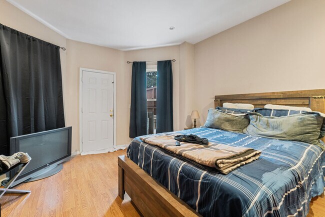 Foto del edificio - 2124 Bolton St