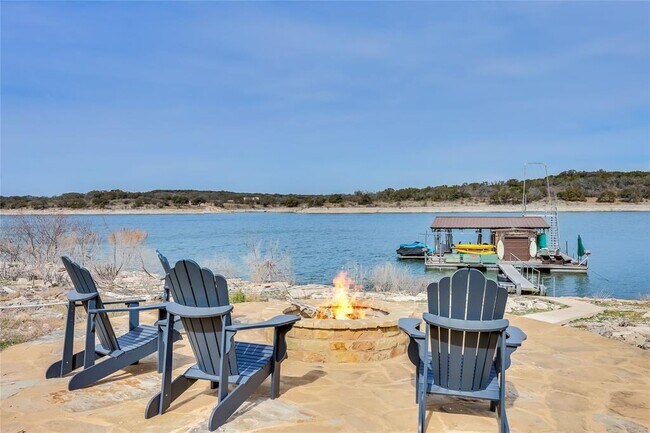 Foto del edificio - 3008 Point Cove