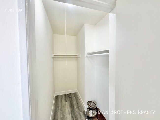 Foto del edificio - 15938 Vanowen St