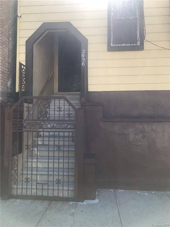 Primary Photo - 2056 Haviland Ave