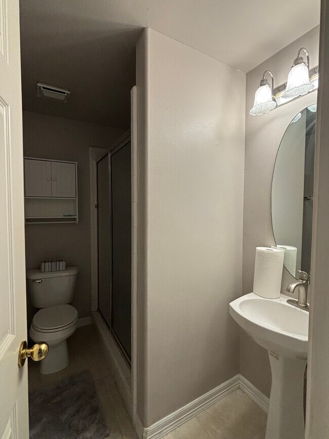 Building Photo - 3507 San Roman St