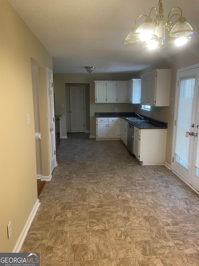 2364 Reeves Creek Rd, Jonesboro, GA 30236 House Rental in Jonesboro