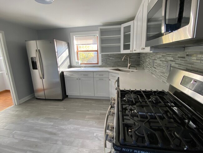 Foto del edificio - 3035 N Christiana Ave