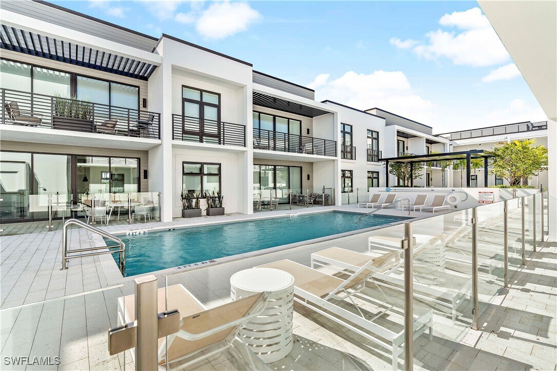 Foto principal - 850 Central Ave