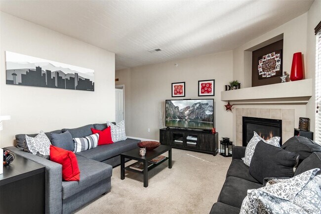 Foto del edificio - 8412 S Holland Ct