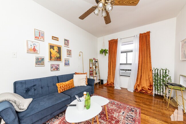 Foto del edificio - 3024 N Halsted St