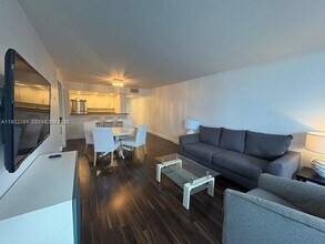 Building Photo - 1717 N Bayshore Dr