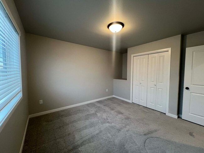 Foto del edificio - 1311 Marlys Dr W