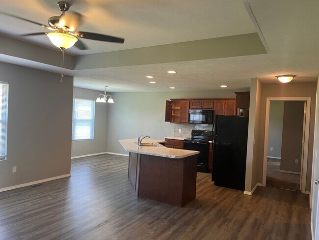 Building Photo - 4 bedroom home in Republic MO!