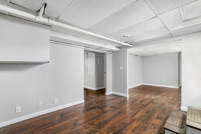 Building Photo - 725 Fellsway