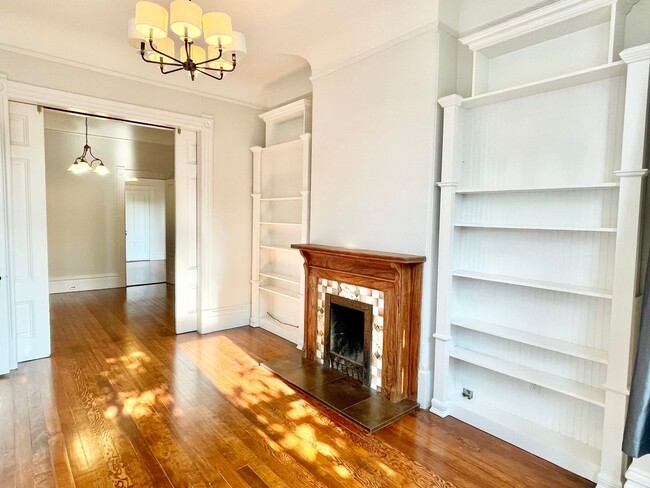 Building Photo - Huge 3BR/1.5BA Full Floor NOPA Flat! Laund...