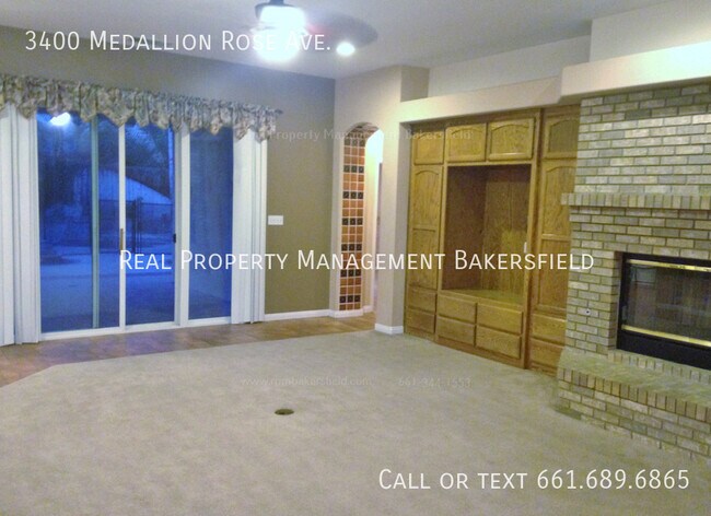Foto del edificio - 3400 Medallion Rose Ave