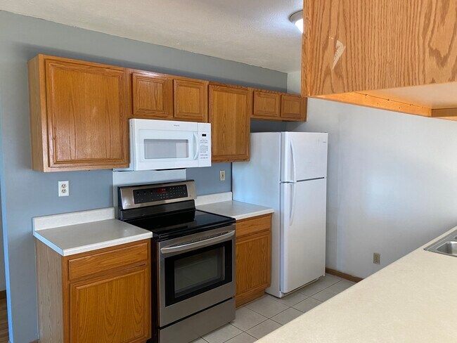 Building Photo - 7413 Shillington Dr