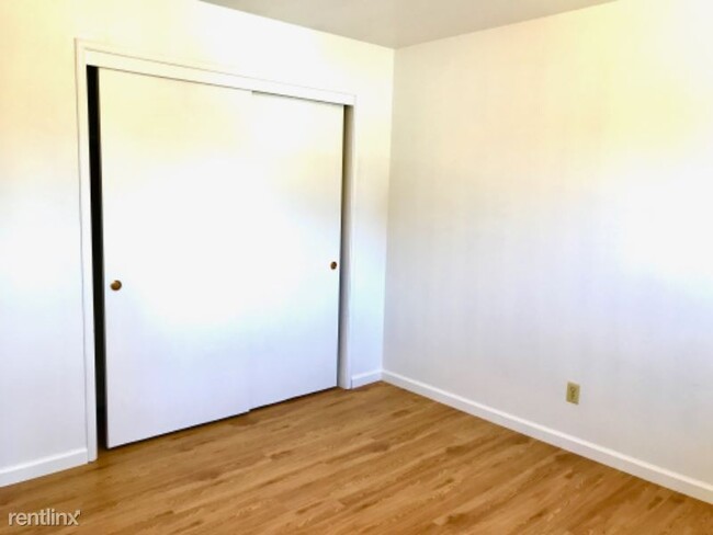 Building Photo - 408 Klute St