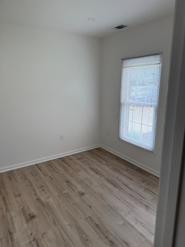 Foto del edificio - 5016 Dorsey Hall Dr