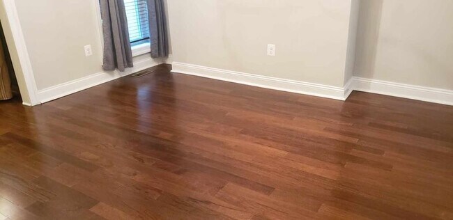 Building Photo - 314 E 22nd St