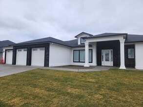 Building Photo - 2202 S 96th Ave