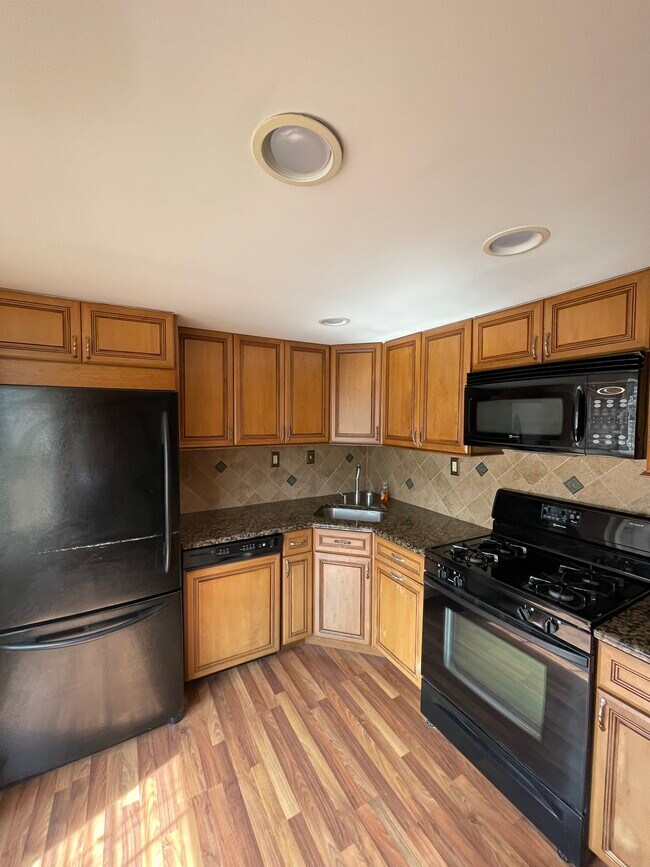 Foto del edificio - 334 Knight Ct