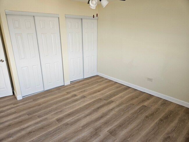 Foto del edificio - 607 W Wrightwood Ave