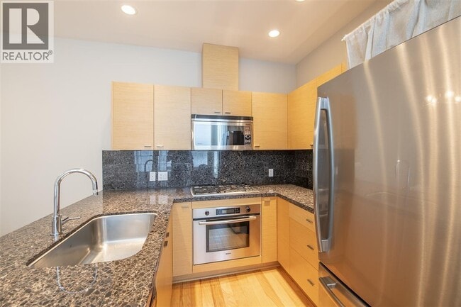 Building Photo - 6333 Katsura St