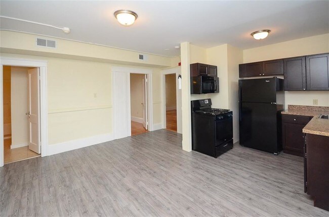 Foto del edificio - AMAZING RENOVATED 2BR NEAR CASS PARK