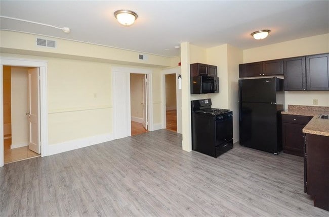 Building Photo - AMAZING RENOVATED 2BR NEAR CASS PARK