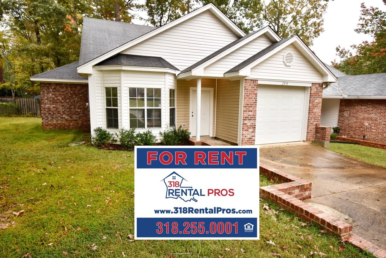 Primary Photo - Centrally Located 2 Bedroom 2 Bath House
