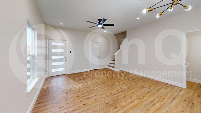 Foto del edificio - 8003 W Elizabeth Ln