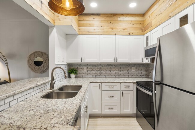 Kitchen - 5709 Lyons View Pike