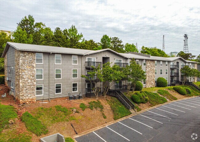 3HAB, 2BA - 1.420SF - Highpointe Apartments