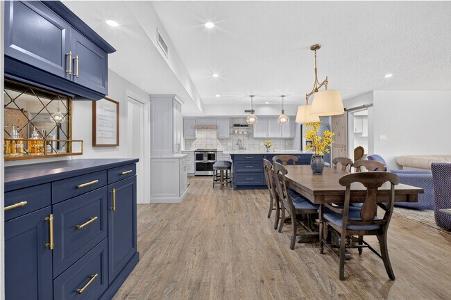 Foto del edificio - AVAILABLE NOW: First-floor 2 bed 2 bath condo in the heart of Bay Hill