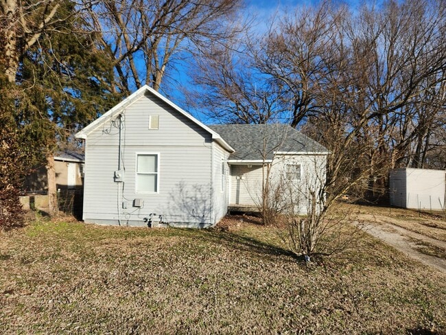 Building Photo - Spacious 1-Bedroom, 1-Bathroom HOUSE AVAILABLE NOW!!