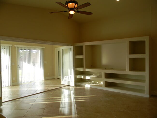 Building Photo - Amish #2