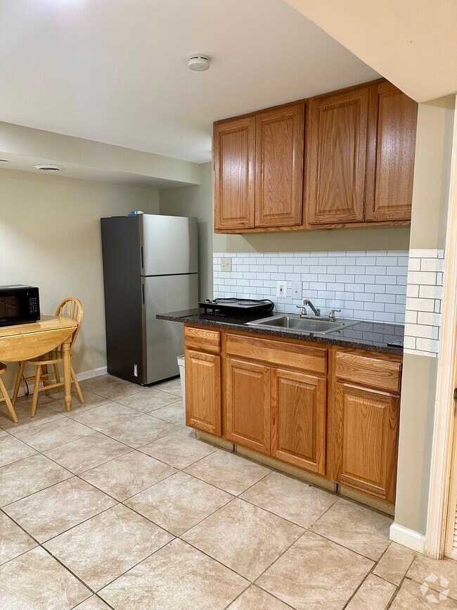 Building Photo - 8500 Magnolia Dr