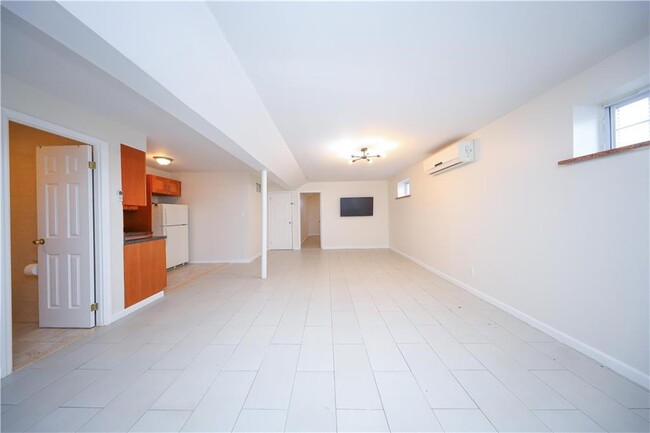 Foto del edificio - 569 Putnam Ave