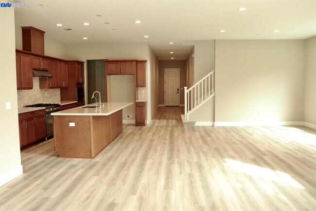 Building Photo - 3010 Rio Grande Dr