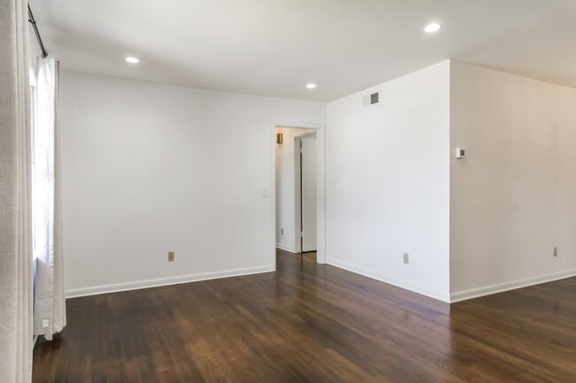 Foto del edificio - 1516 Sheffield Rd