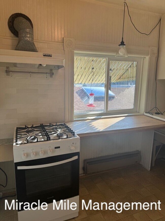 Building Photo - library