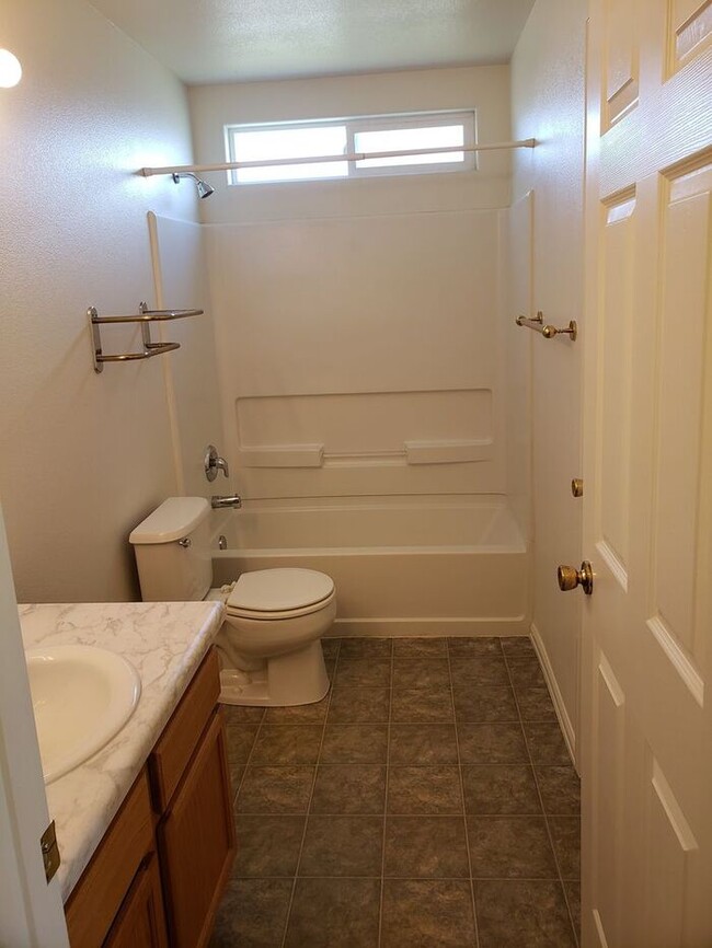 Building Photo - Charming 3-Bedroom Home in Orchard Mesa – ...