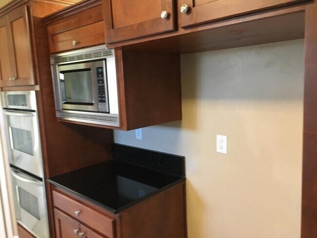 Foto del edificio - 5771 N Torrey Pines Ave