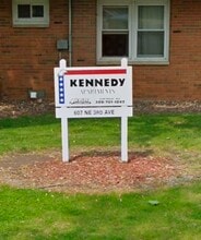 Building Photo - 607 NE 3rd Ave